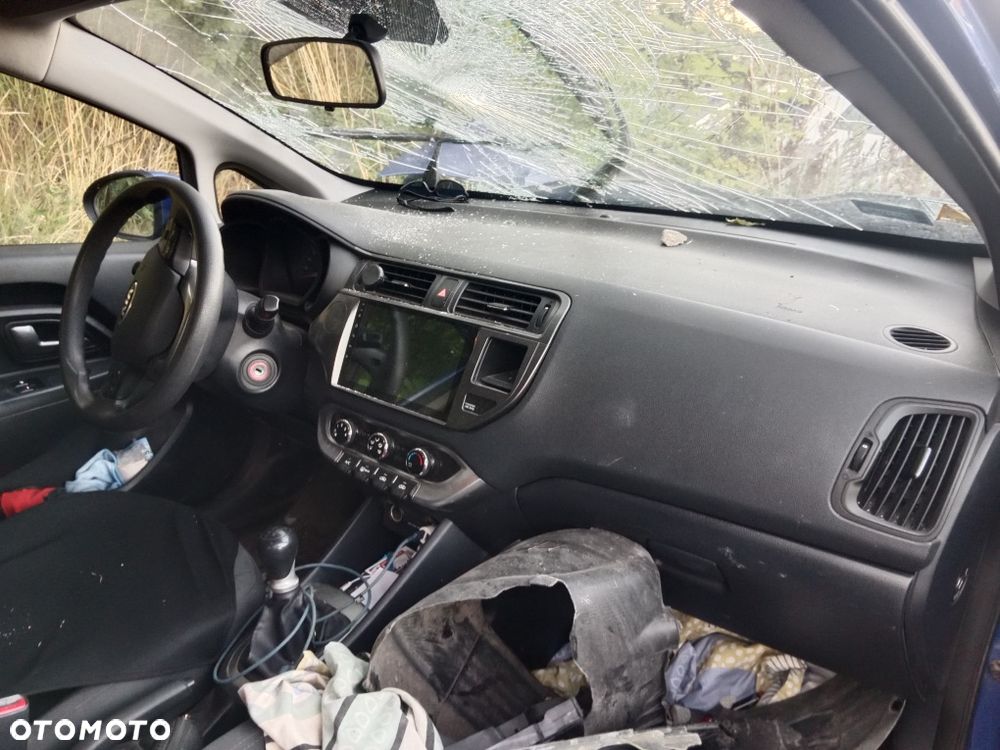 Kia Rio - 6