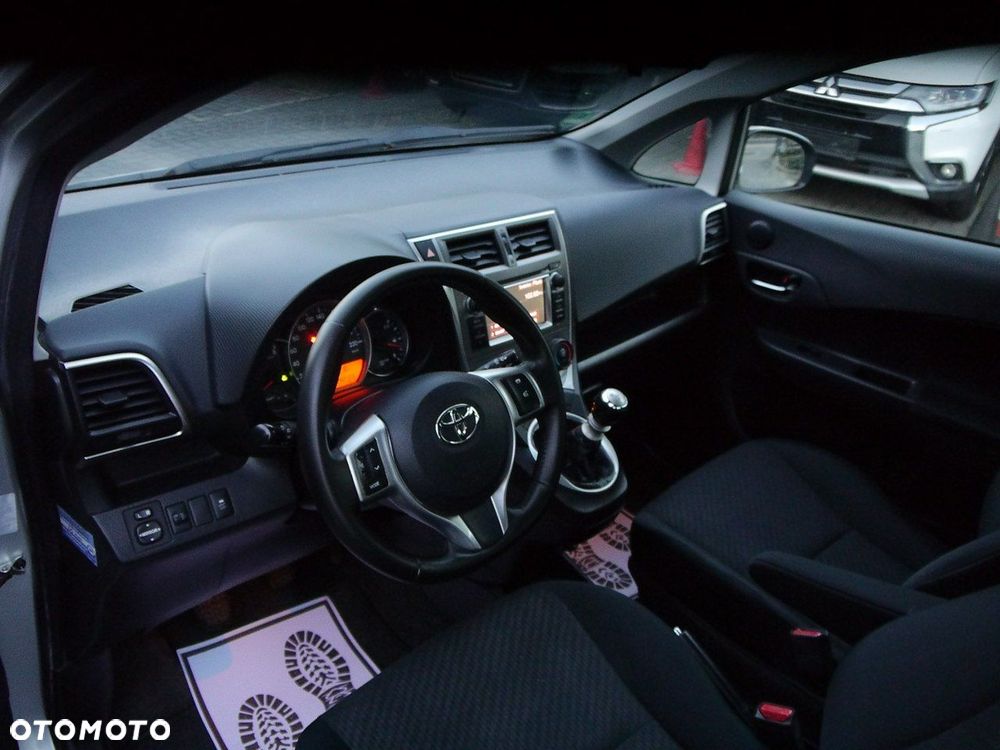 Toyota Verso S 1.33 Premium - 24