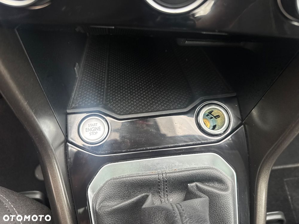 Volkswagen T-Roc 1.5 TSI OPF ACTIVE - 16