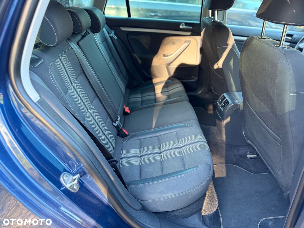 Volkswagen Golf 1.6 TDI DPF BlueMotion Technology MATCH - 16