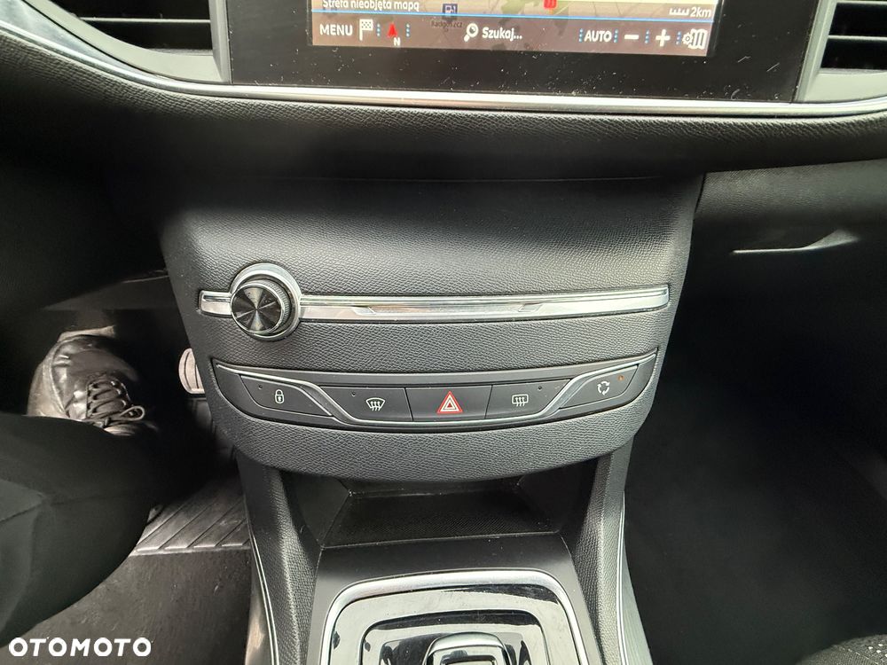 Peugeot 308 BlueHDi 130 EAT8 Stop & Start Allure - 22