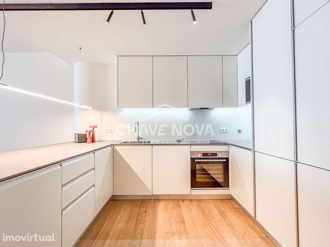 T1 Como Novo c/ Vistas Rio Douro e Lugar de Garagem em Canidelo - Grande imagem: 4/29