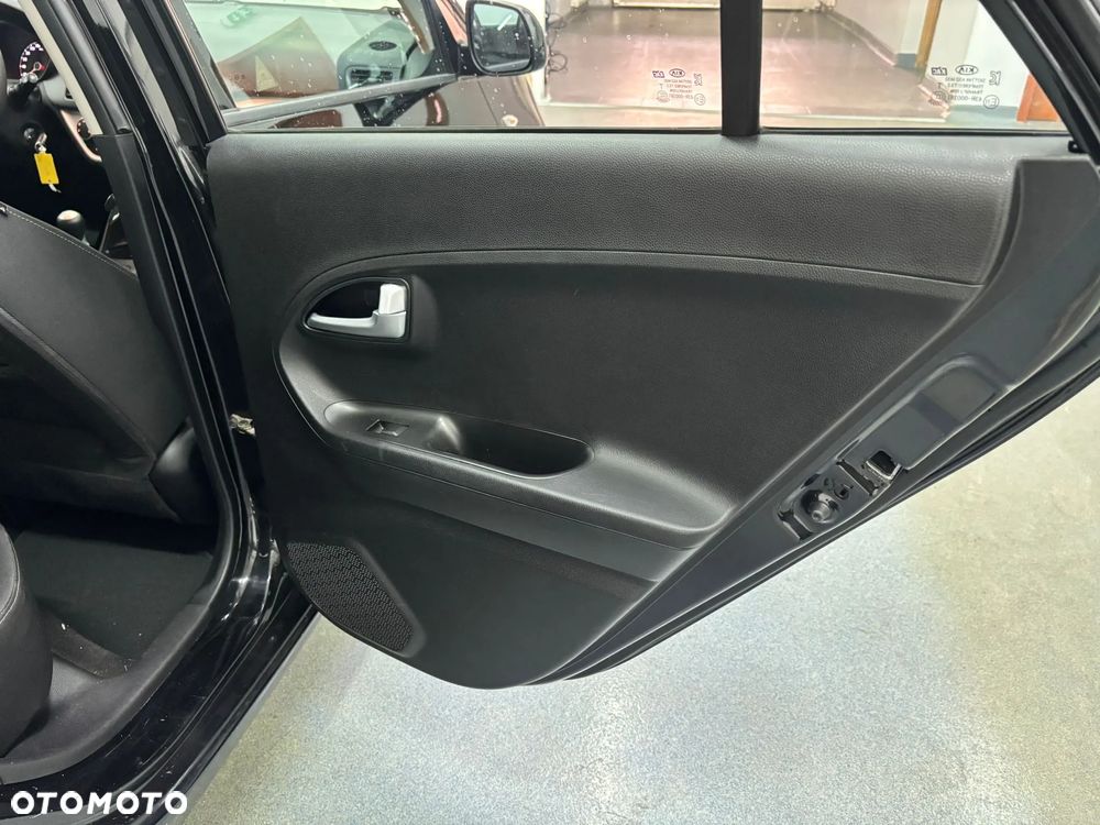 Kia Picanto 1.2 Fifa World Cup Edition - 11