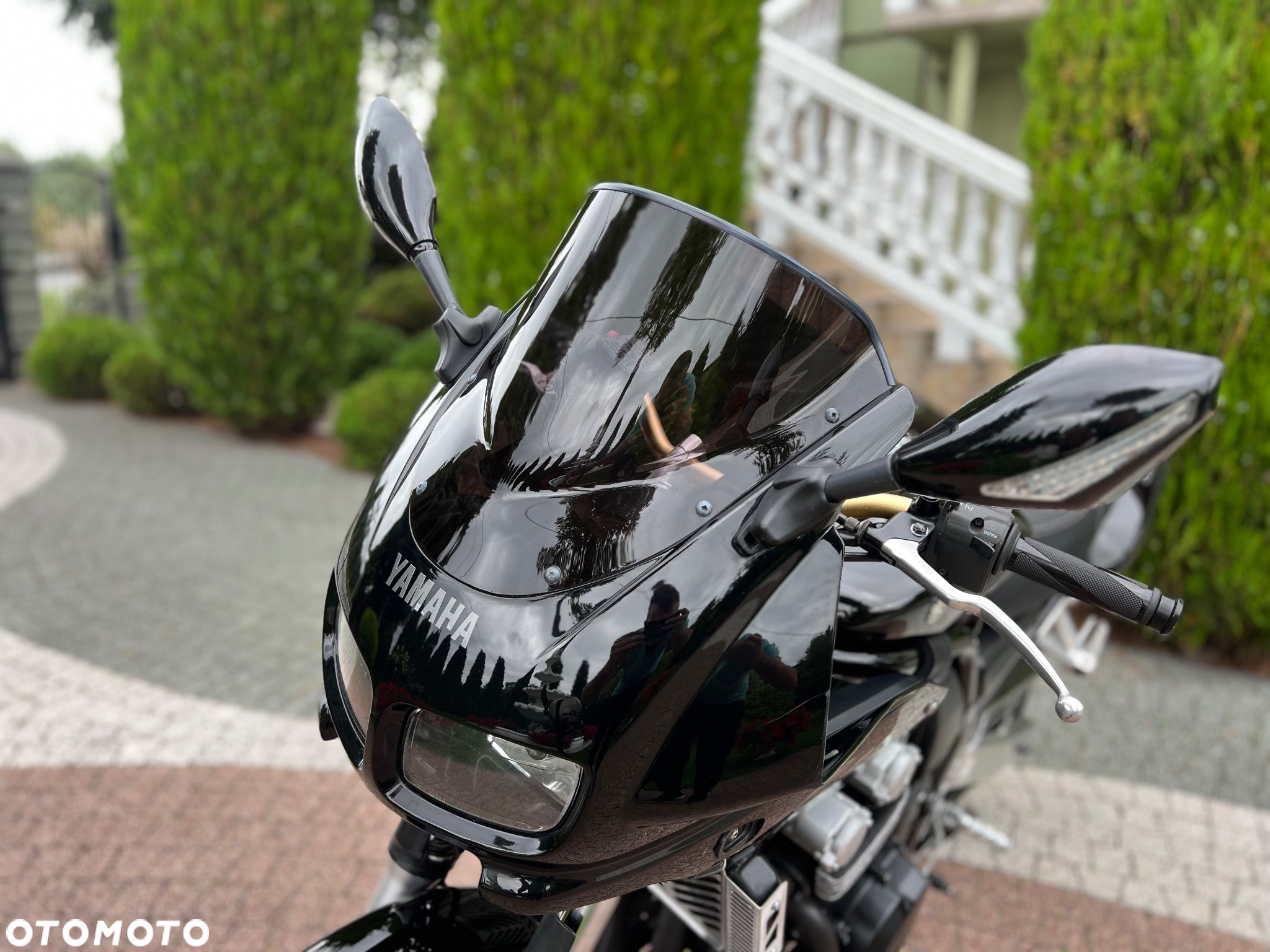 Yamaha FZS - 27