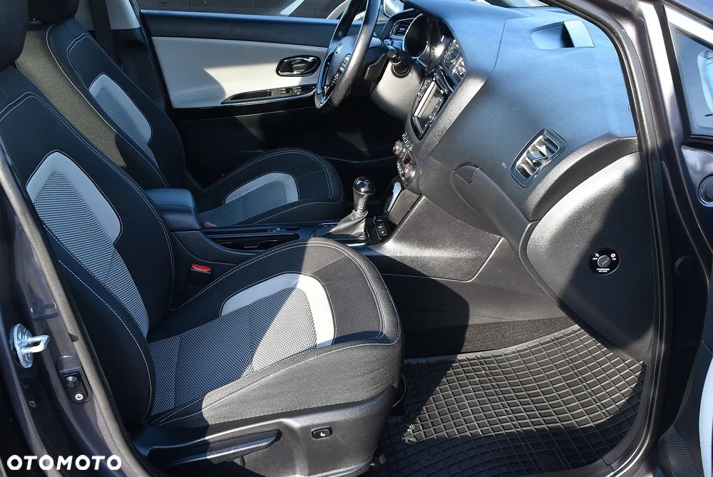 Kia Ceed 1.6 GDI DCT Platinum Edition - 39