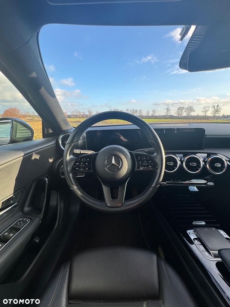 Mercedes-Benz Klasa A 180 d AMG Line 7G-DCT - 12
