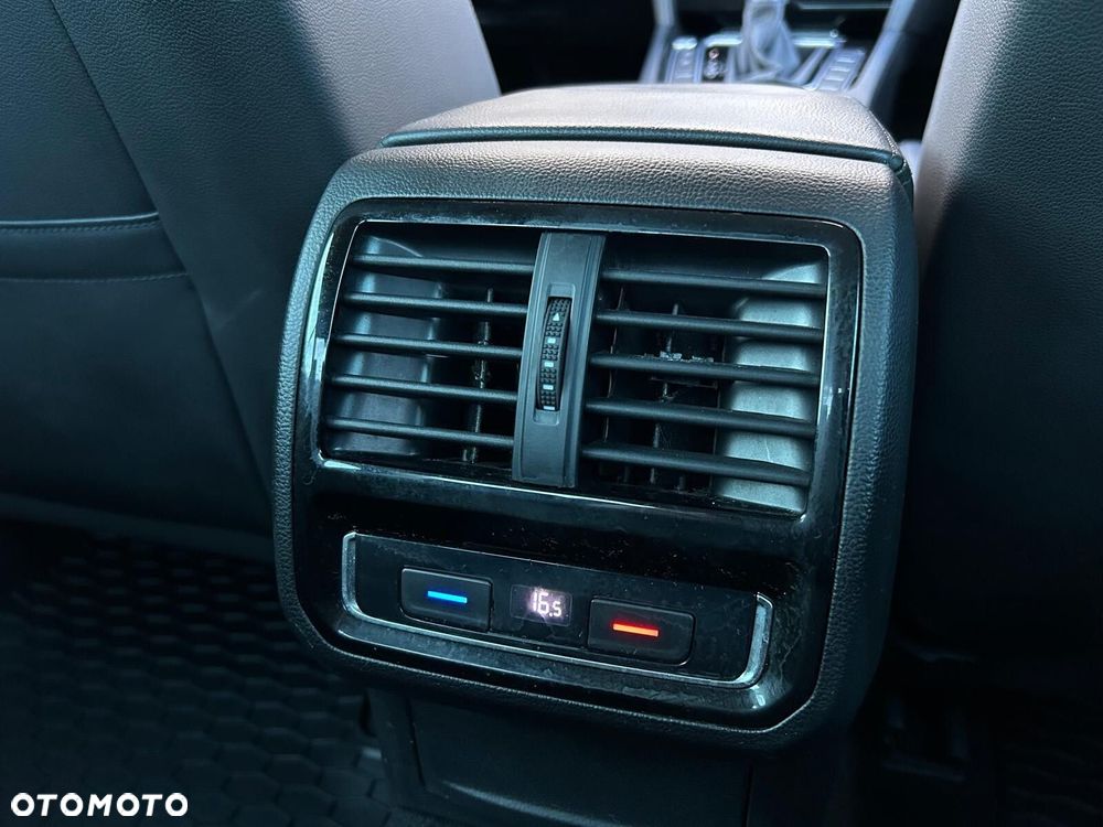 Volkswagen Passat 1.5 TSI EVO Highline DSG - 35