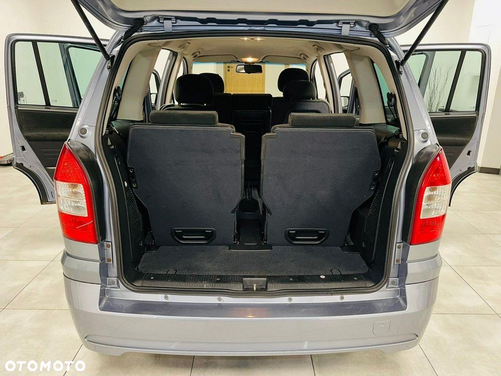 Opel Zafira 1.8 Executive - 24