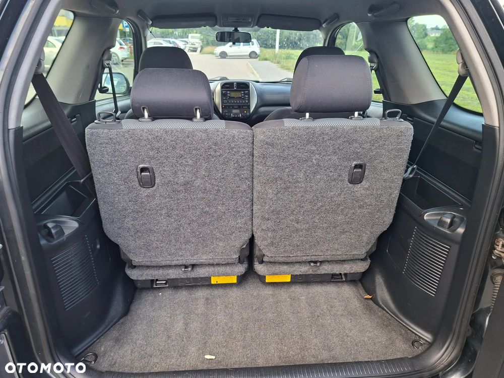 Toyota RAV4 D-4D 4x4 - 14