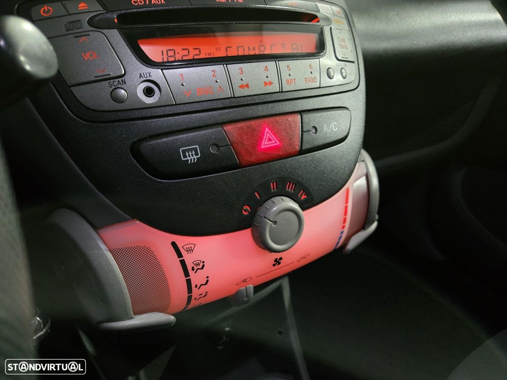 Peugeot 107 1.0 Urban - 14