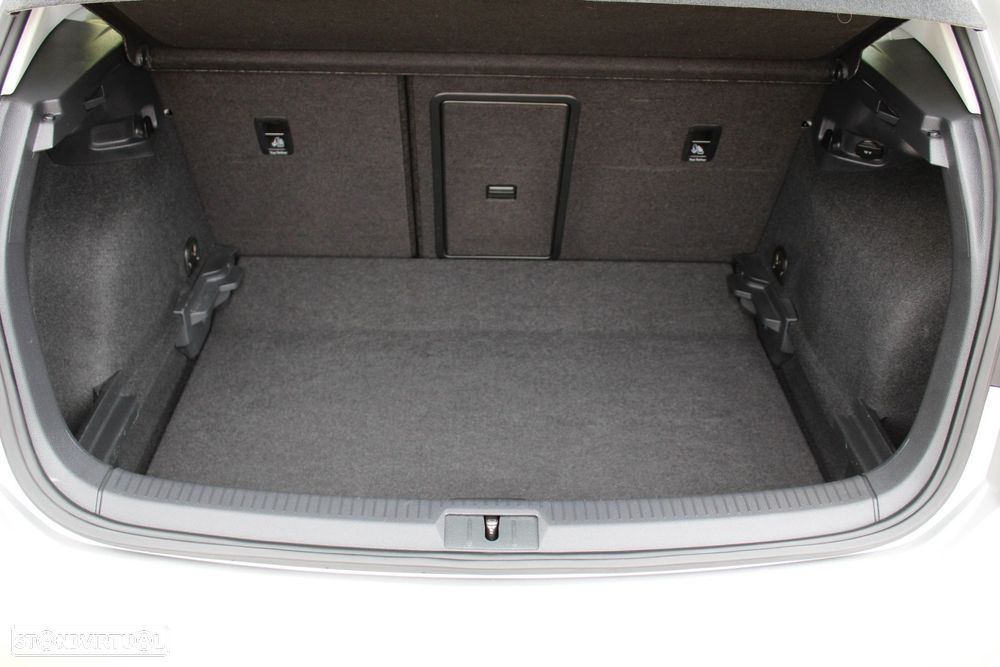 VW Golf 1.6 TDI Confortline - 51