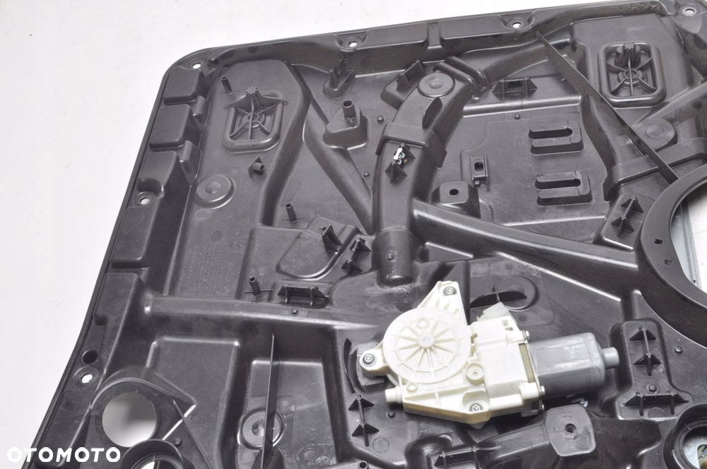 MERCEDES W447 PODNOŚNIK SZYBY PRAWY PRZÓD A4478271160 - 2