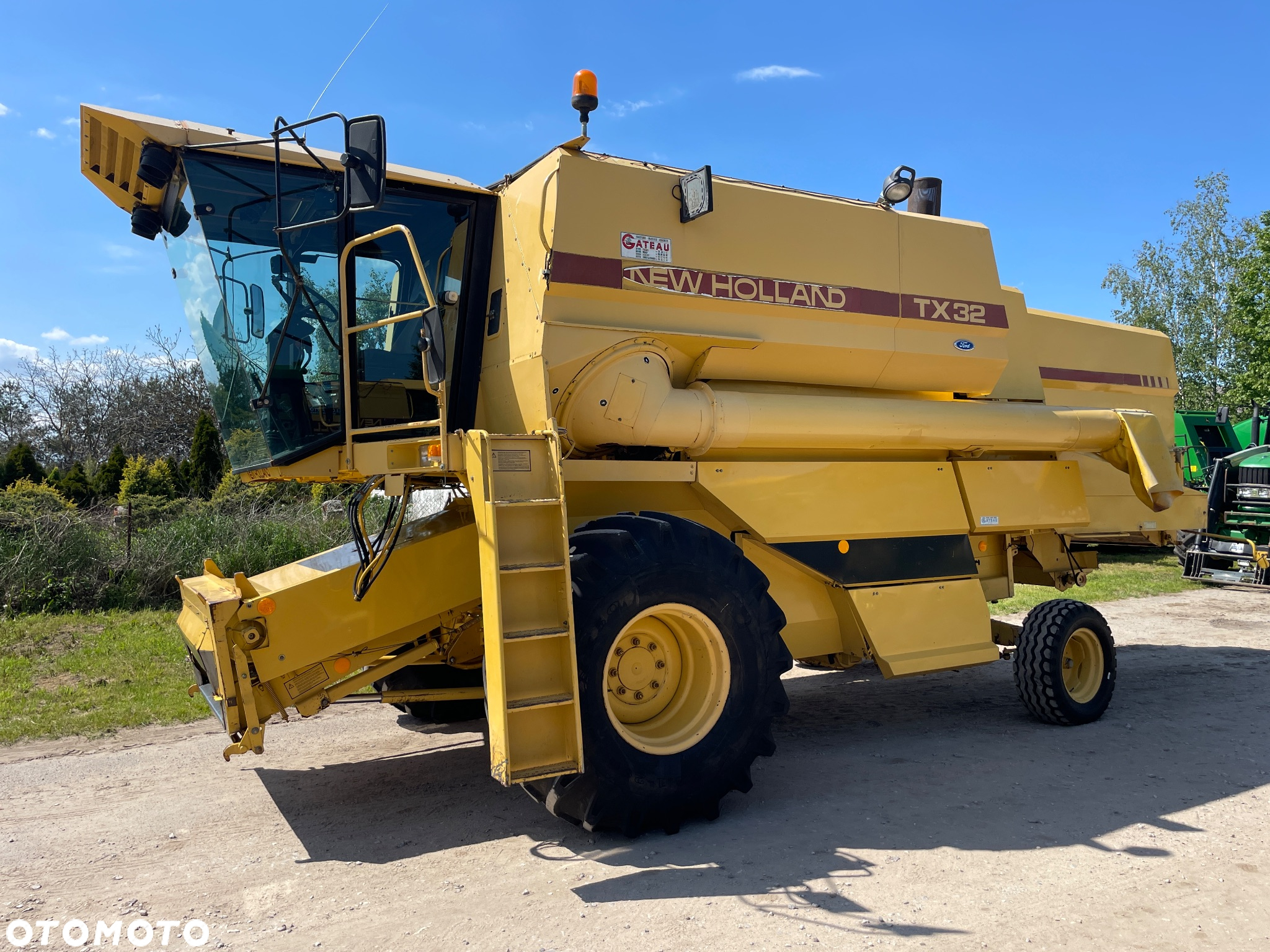 New Holland TX 32 - 14