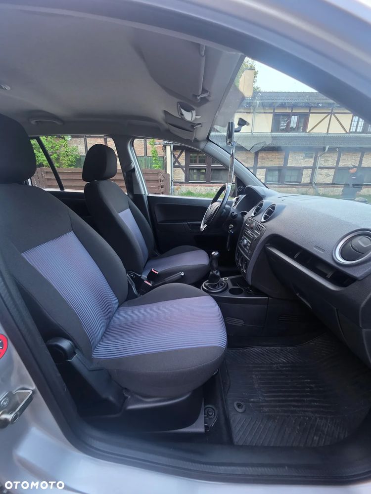 Ford Fusion 1.4 Ambiente - 12