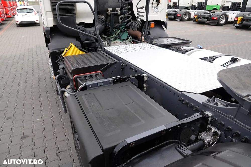 Volvo FM 380 / FULL ADR / LOW KILEAGE / IMPORTAT - 12