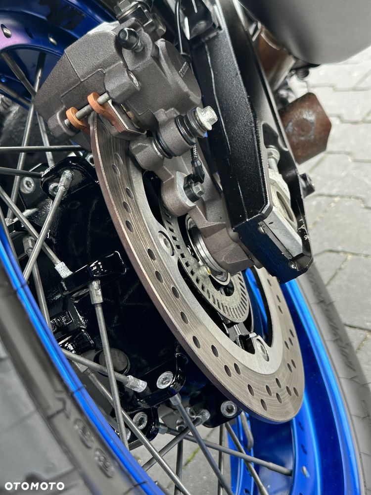 Suzuki V-STROM - 13