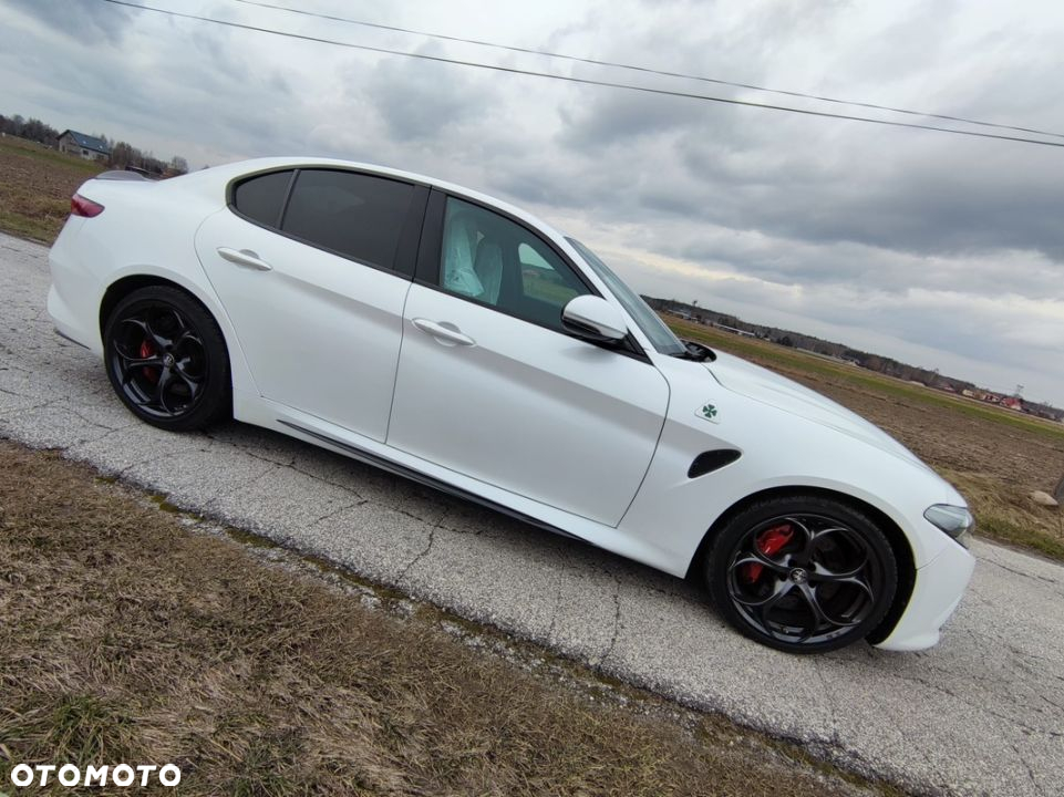 Alfa Romeo Giulia 2.9 V6 Bi-Turbo AT8 Quadrifoglio - 22