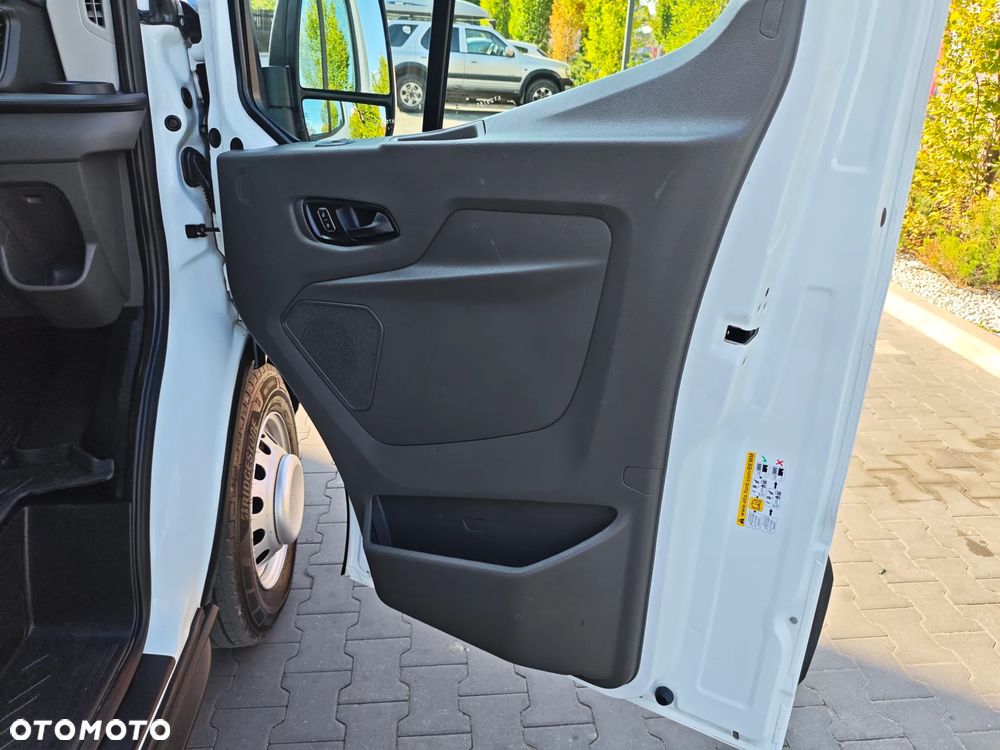 Ford Transit - 27