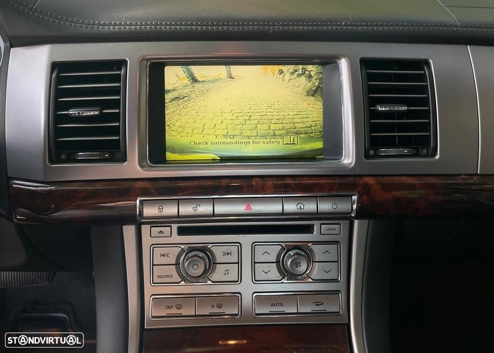 Jaguar XF 2.7 D V6 Premium Luxury - 31