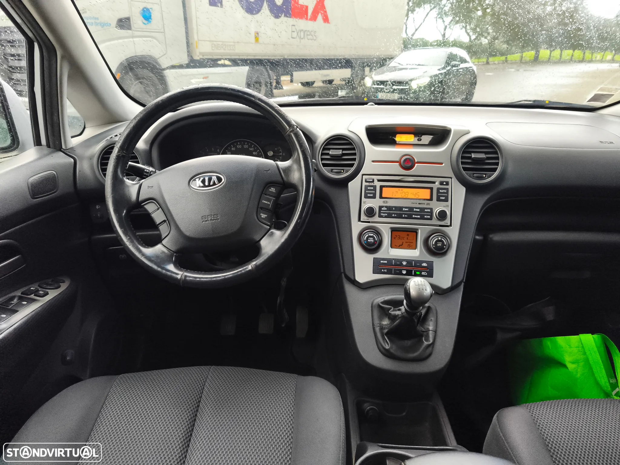 Kia Carens 2.0 CRDi LX - 14