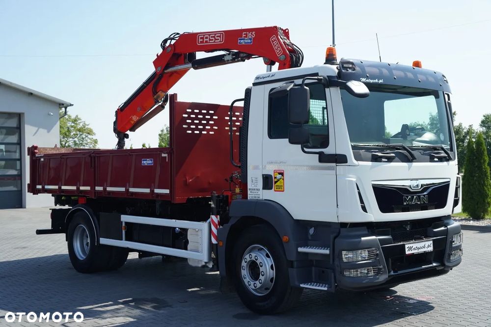 MAN TGM 18.340 / 4X2 / WYWROTKA 3 STRONNA / HYDROBURTA / BORDMATIC + HDS FASSI F165.0.22 / ROTATOR / CHWYTAK / PILOT / EURO 6 - 15