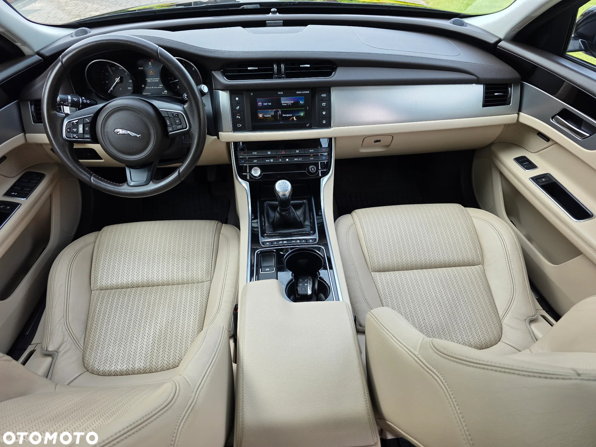 Jaguar XF - 7
