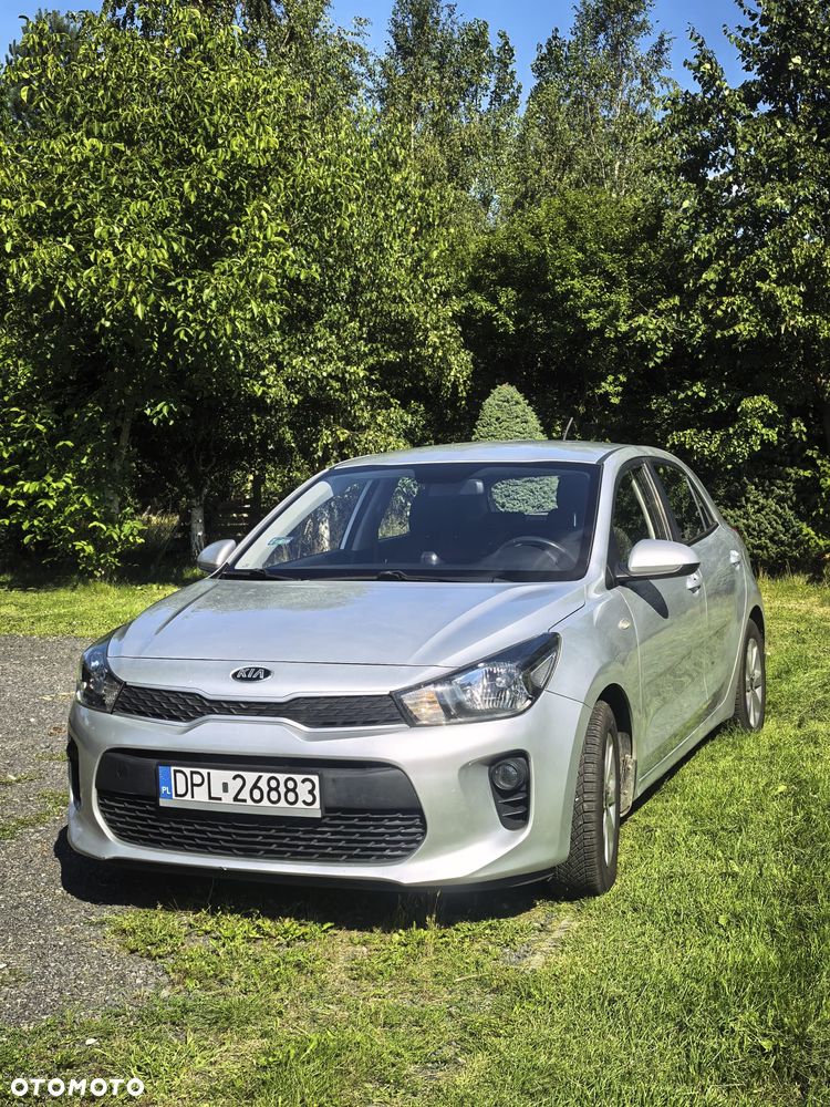 Kia Rio 1.2 L - 1
