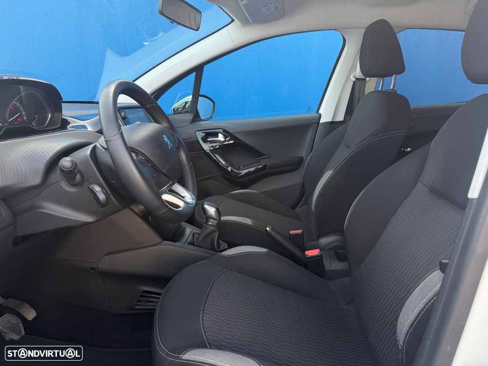 Peugeot 208 82 PureTech Style - 6