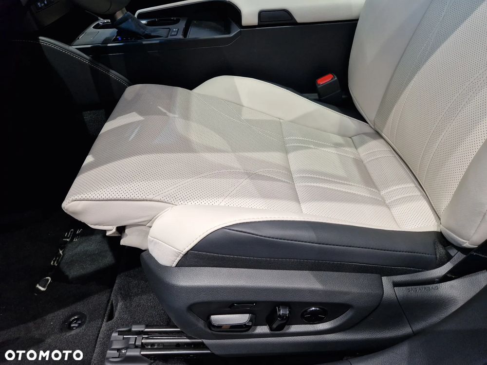 Lexus ES 300h Prestige - 14