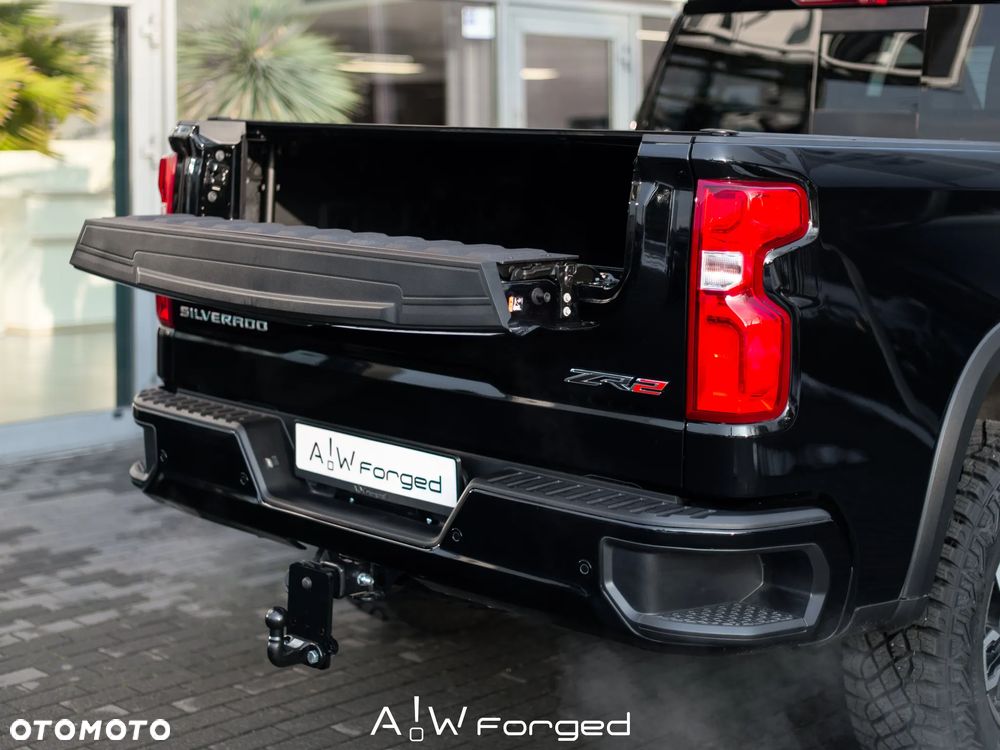 Chevrolet Silverado - 16