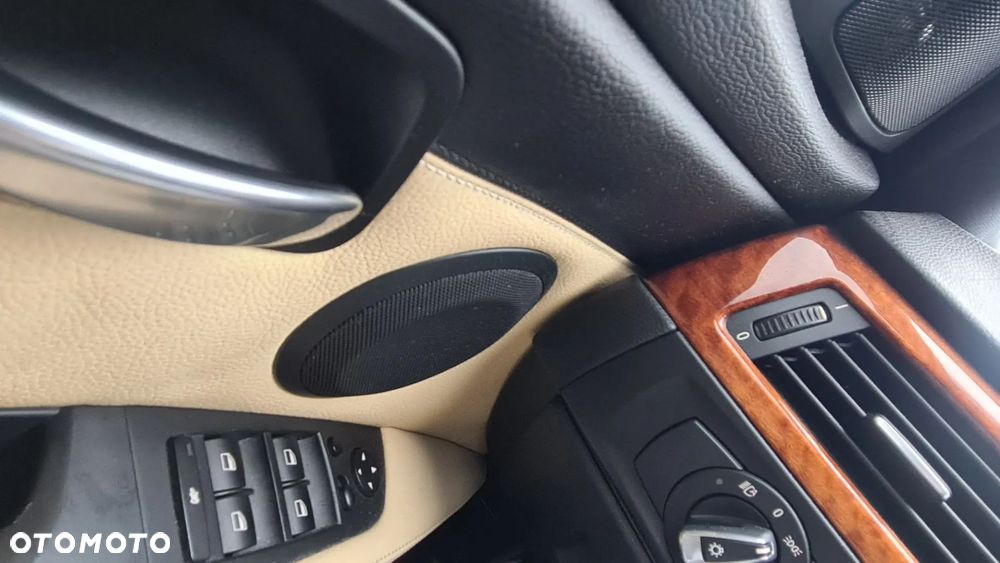 BMW Seria 3 330i xDrive - 13