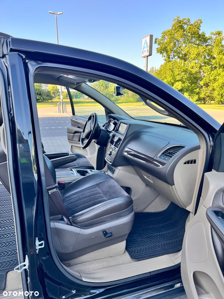Lancia Voyager 3.6 Platinum - 8