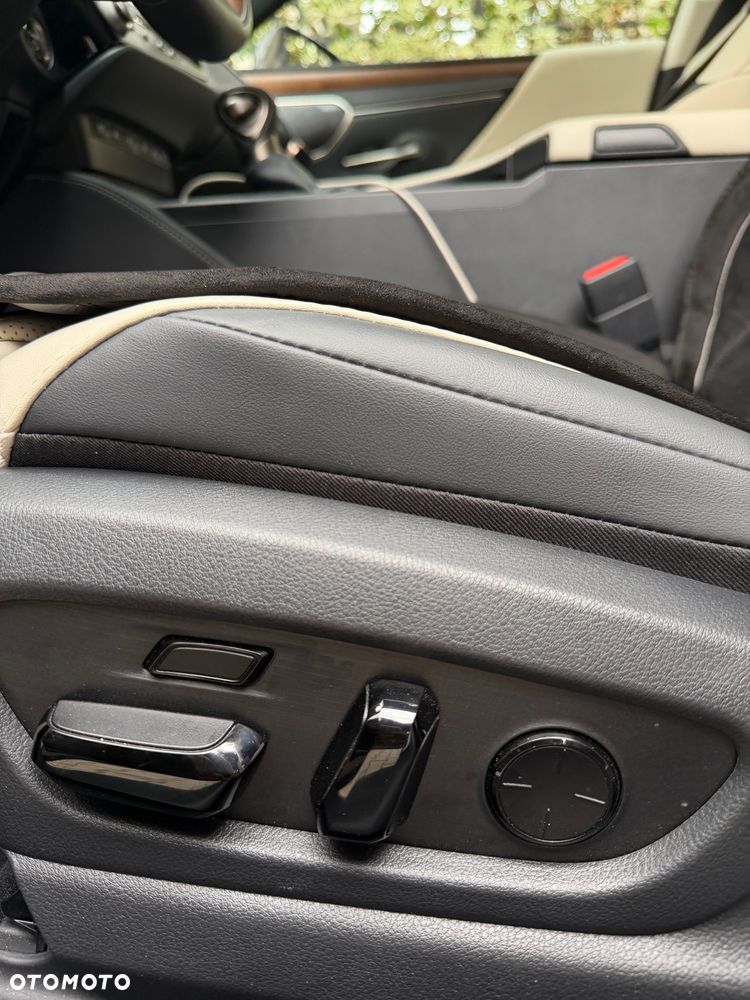 Lexus ES - 15