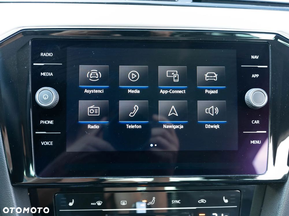 Volkswagen Passat - 34