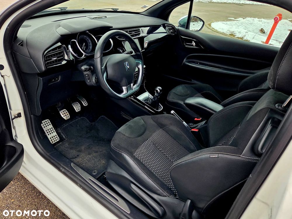 Citroën DS3 HDi 90 FAP SoChic - 13