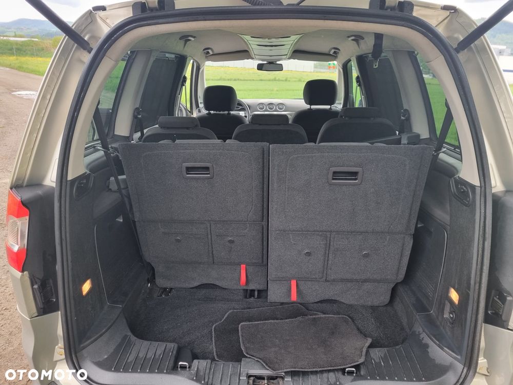 Ford Galaxy 2.0 TDCi DPF Concept - 12