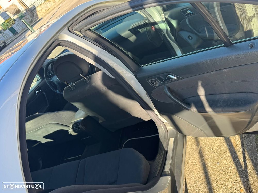 Mercedes-Benz C 200 - 4