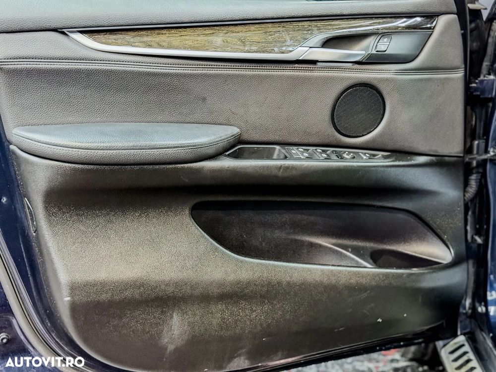 BMW X5 xDrive35i - 28