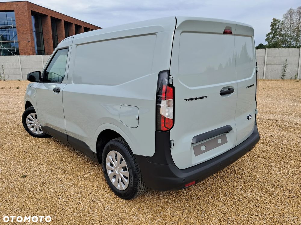 Ford Courier Van - 4