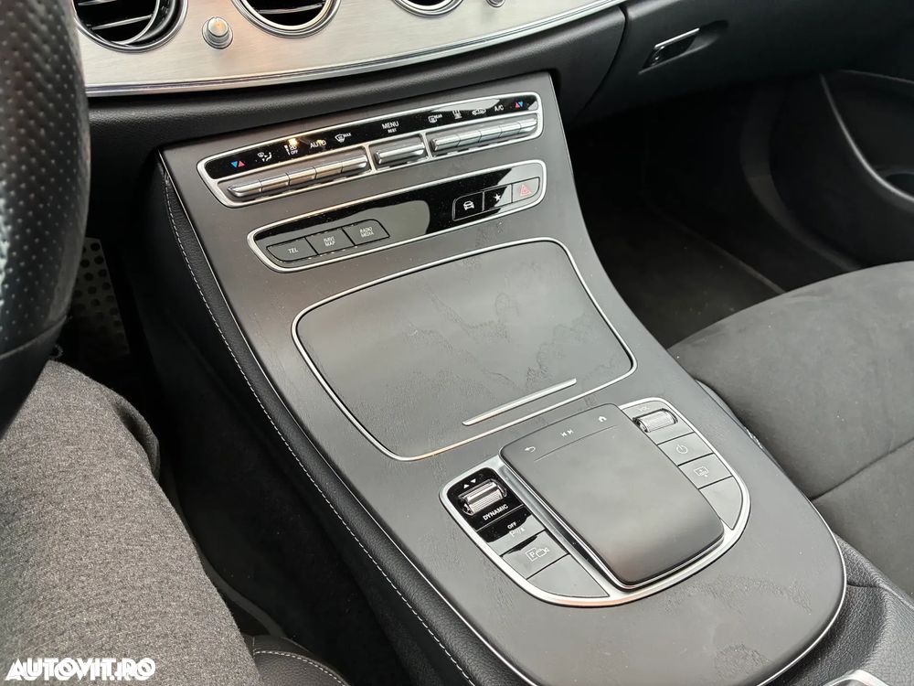 Mercedes-Benz E 300 de 4Matic 9G-TRONIC AMG Line - 15