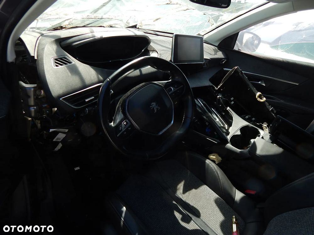 Peugeot 3008 PureTech 130 Stop & Start GPF EAT8 Allure Business-Paket - 18