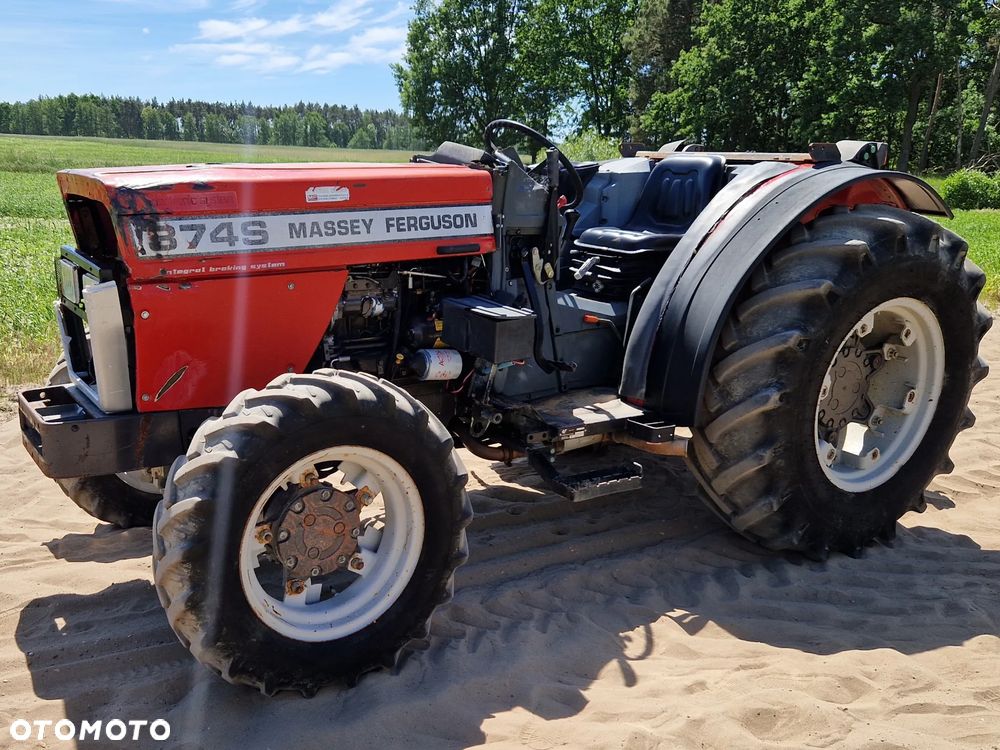 Massey Ferguson 374S 374 Bez Kabiny 70 Koni Perkins 4x4 podobny do  MF 390, Landini 7550, McCormick 745, Same Frutteto 75, Lamborghini Grand Prix 75, Deutz Agroplus 75, New Holland TN75F, Zetor 7245 - 2