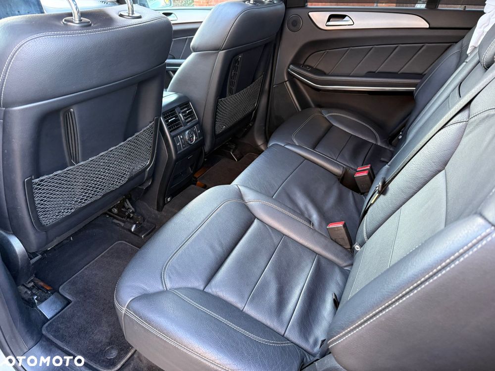 Mercedes-Benz GL - 26