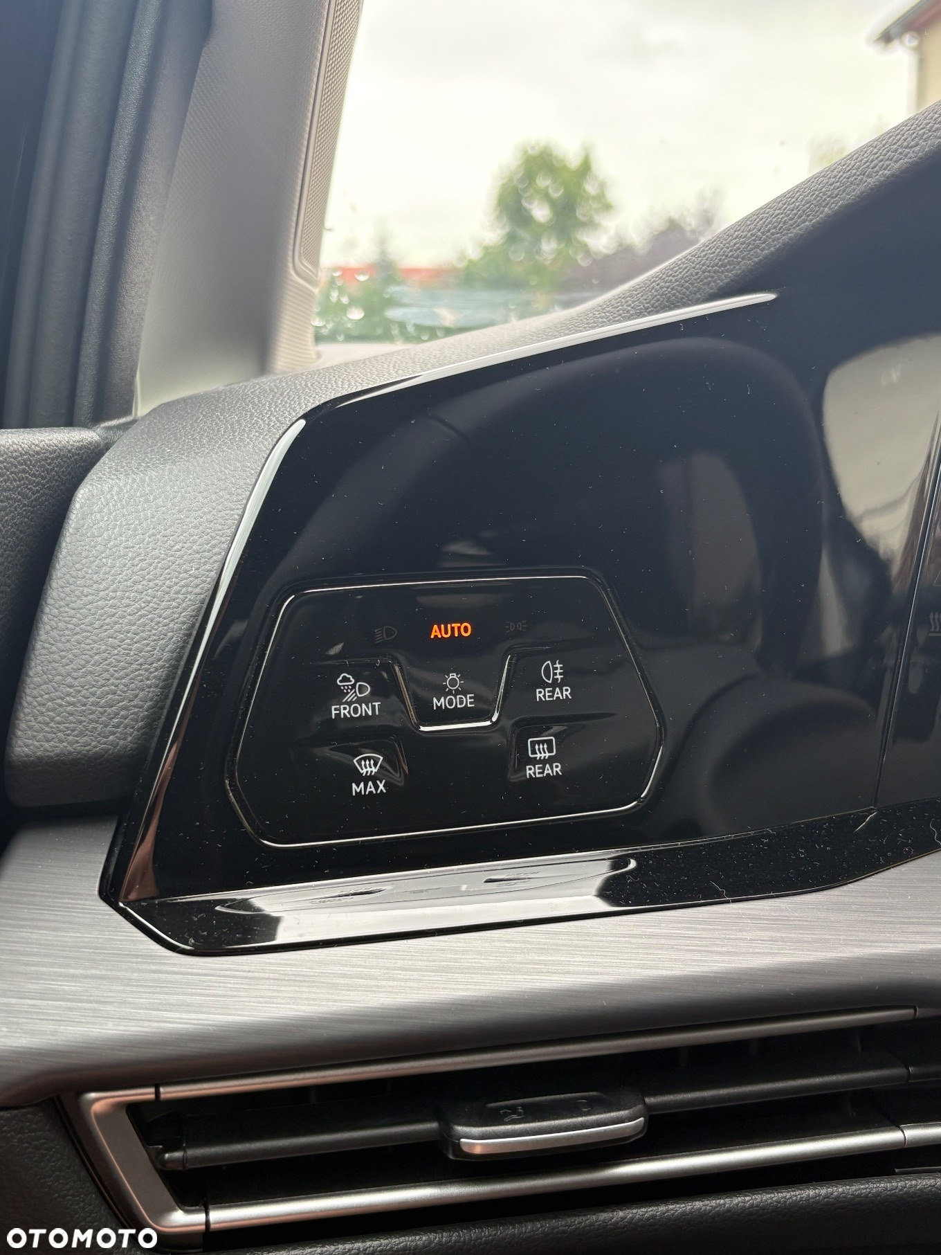 Volkswagen Golf - 25