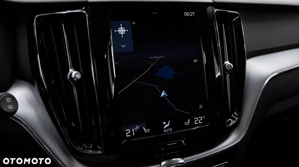 Volvo XC 60 B4 D AWD Momentum Pro - 26