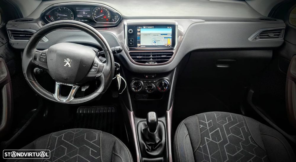 Peugeot 2008 1.6 BlueHDi GT Line - 8