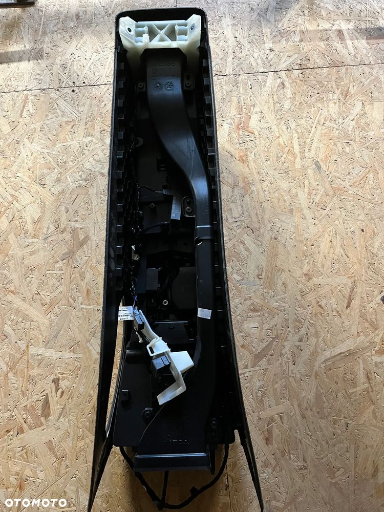 VOLVO XC40 II TUNEL SRODKOWY PODLOKIETNIK - 5