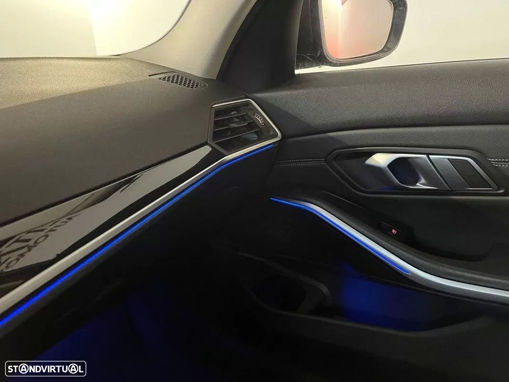 BMW 318 d Pack M Auto - 31