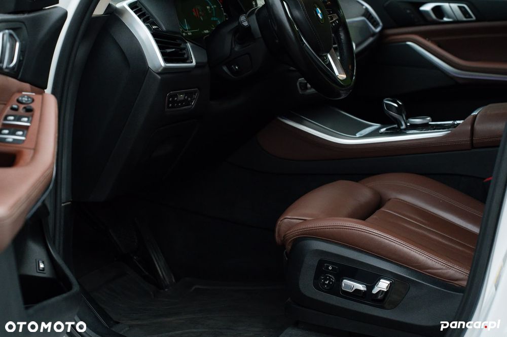 BMW X5 xDrive45e - 33