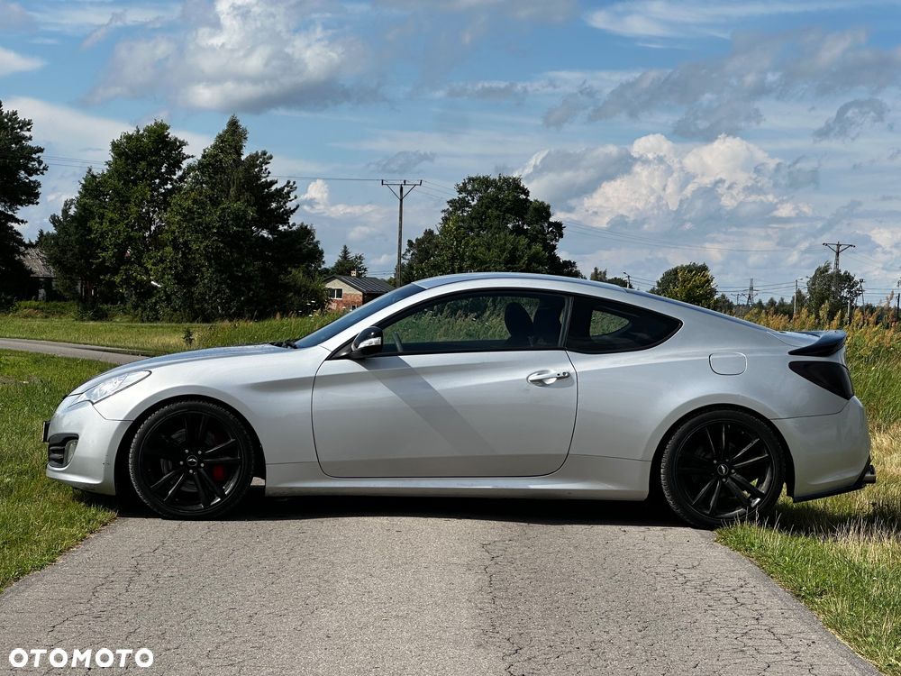 Hyundai Genesis Coupe - 5